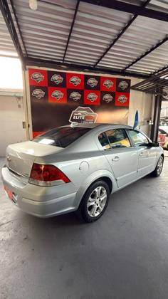 CHEVROLET VECTRA 2.0 MPFI ELEGANCE 8V FLEX 4P AUTOMÁTICO CHEVROLET VECTRA 2.0 MPFI ELEGANCE 8V FLEX 4P AUTOMÁTICO
